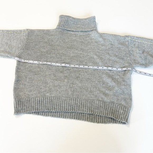 Gray Turtle Neck Sparkly Sweater with Braided Detail on Sleeve size L Dee Elly - Picture 4 of 10